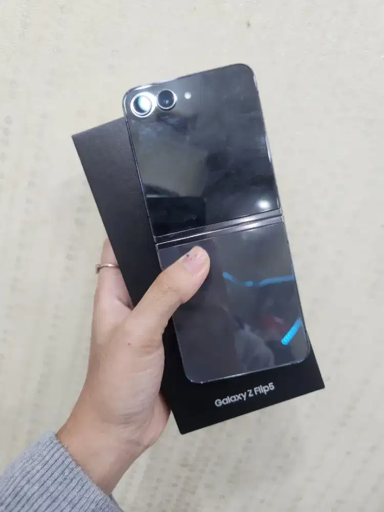Samsung flip 5 8/256gb sein