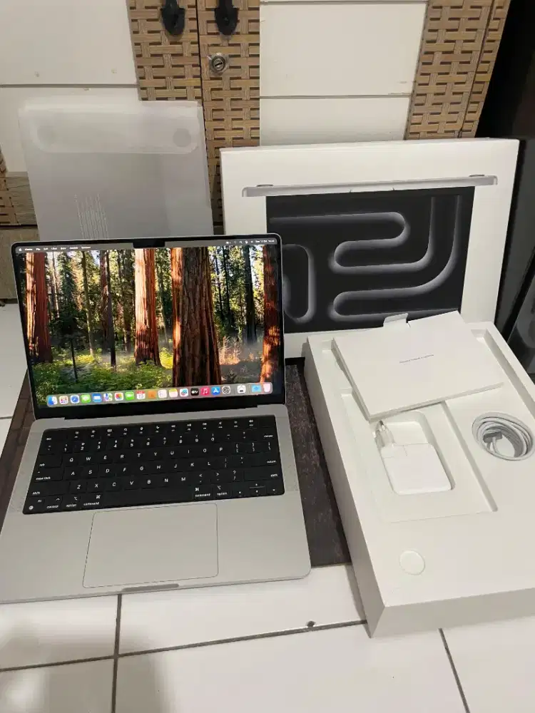 Macbook Pro M4 14 16/512gb Second Resmi Like New