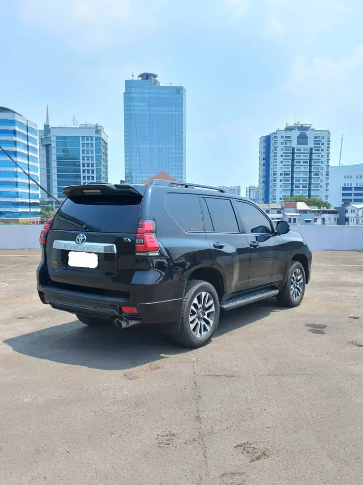 Toyota LC Prado Modellista 2.7 Bensin 2023 Black On Beige