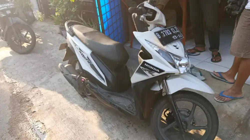 Motor honda beat 2014