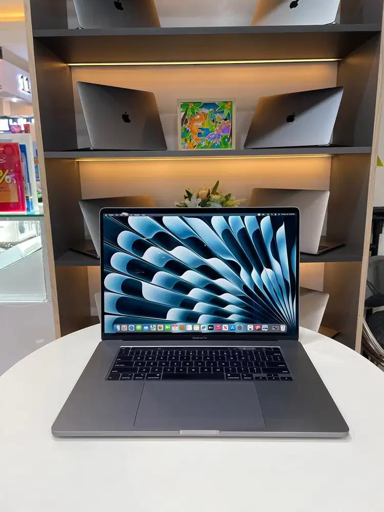 MacBook Pro 2019 i9 16” Ram 32/512 GB