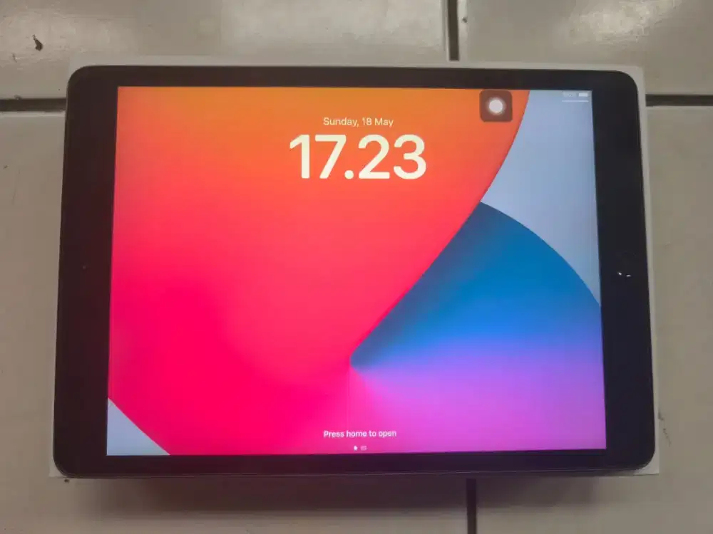 Ipad 8 8th Gen Wifi + Cell
