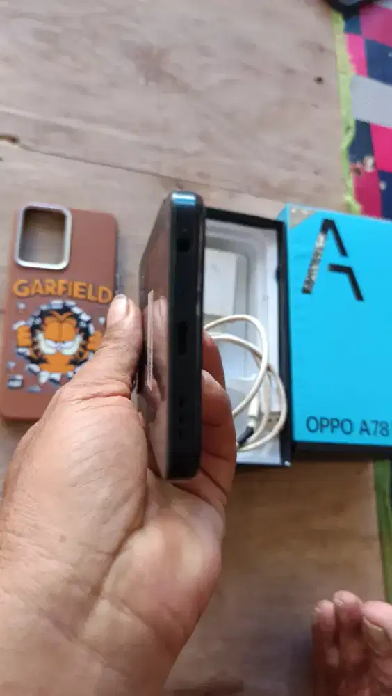 Oppo A78 5G , Ram 8 / 256