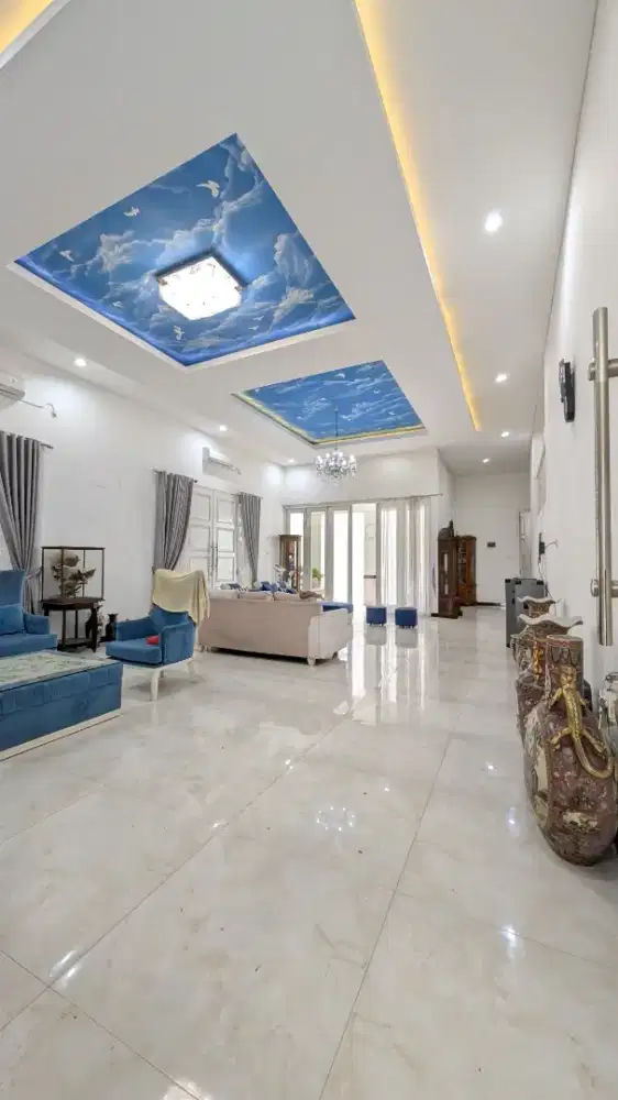 Disewakan rumah di boulevard Citra Gran Cibubur dengan Swimming Pool