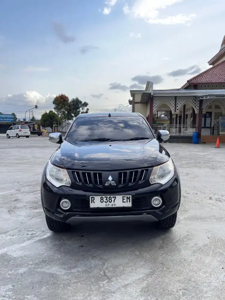 Mitsubishi Triton Exceed 4x4 Automatic th 2016