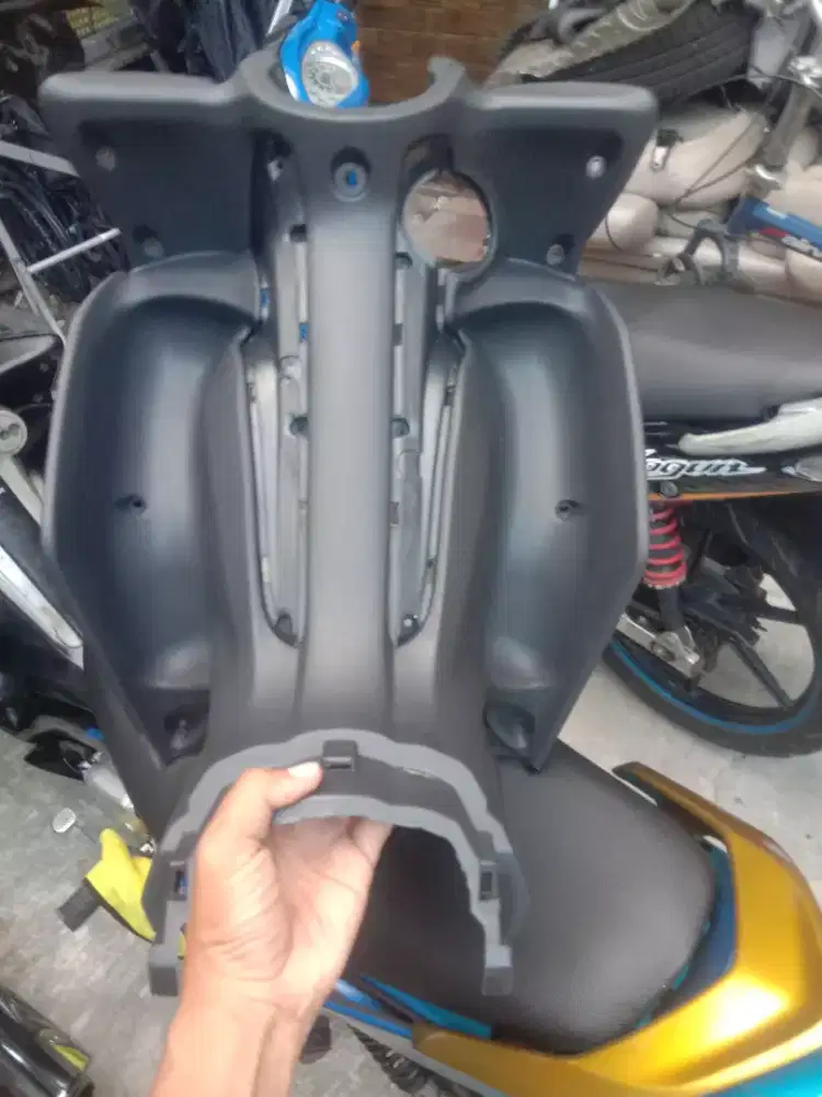 Cover tameng depan Jupiter z 2011