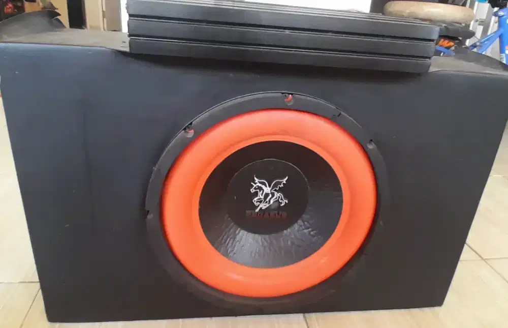 Set subwoofer & amp box 12 inch Pegasus
