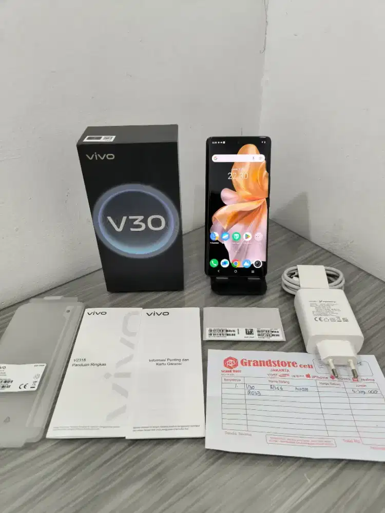 Vivo V30 5G layar lengkung kamera jernih 256gb lengkap normal saja