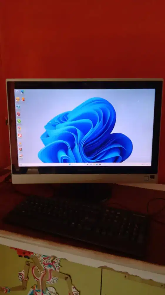 Murah saja Pc all in one lenovo core i5 6200 vga 2 gb ssd 512 gb