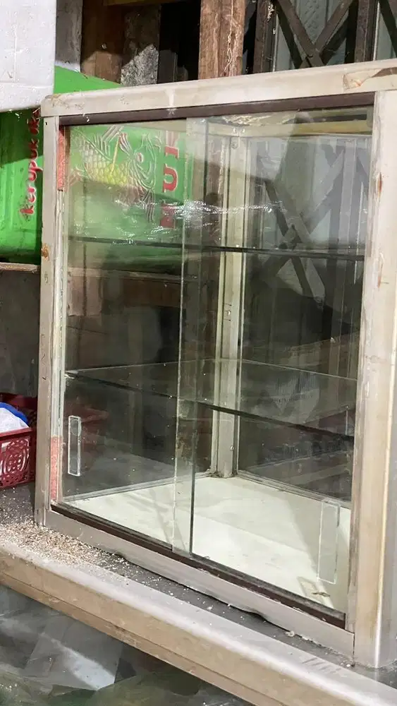 Etalase Rokok untuk Warung