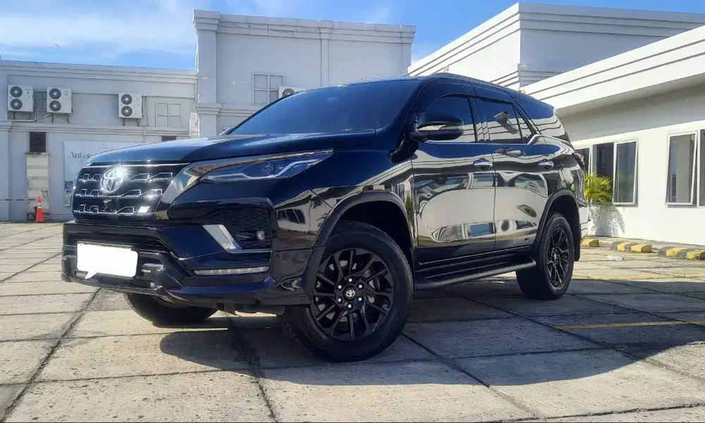 TOYOTA FORTUNER 2.8 GR Sport DSL AT facelift Nik 2023