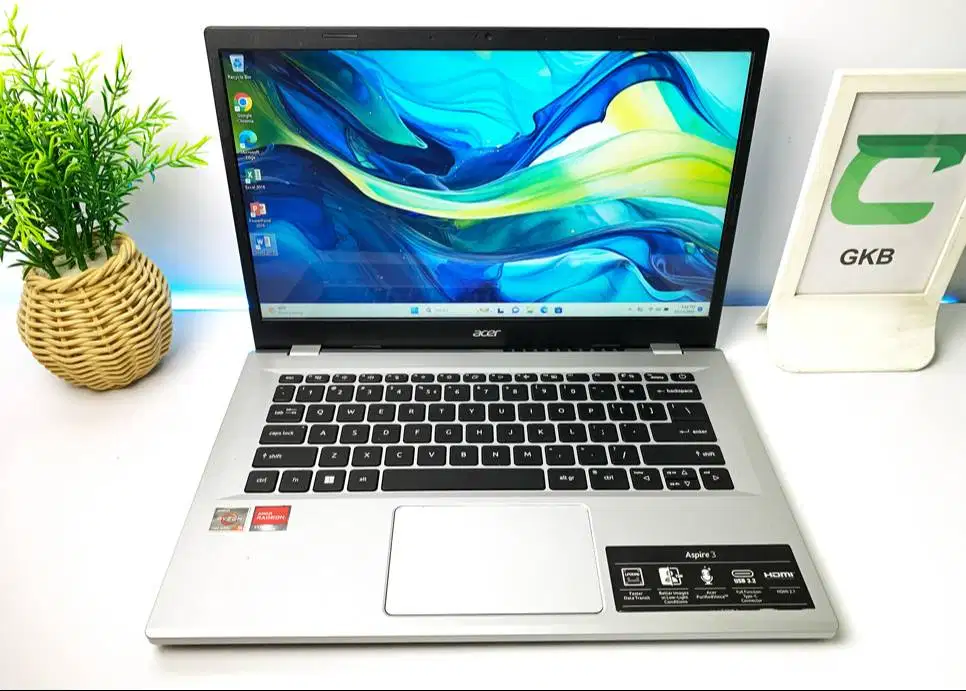 Laptop Acer Ryzen 5 7520U 8gb 512gb Gahar best Performance