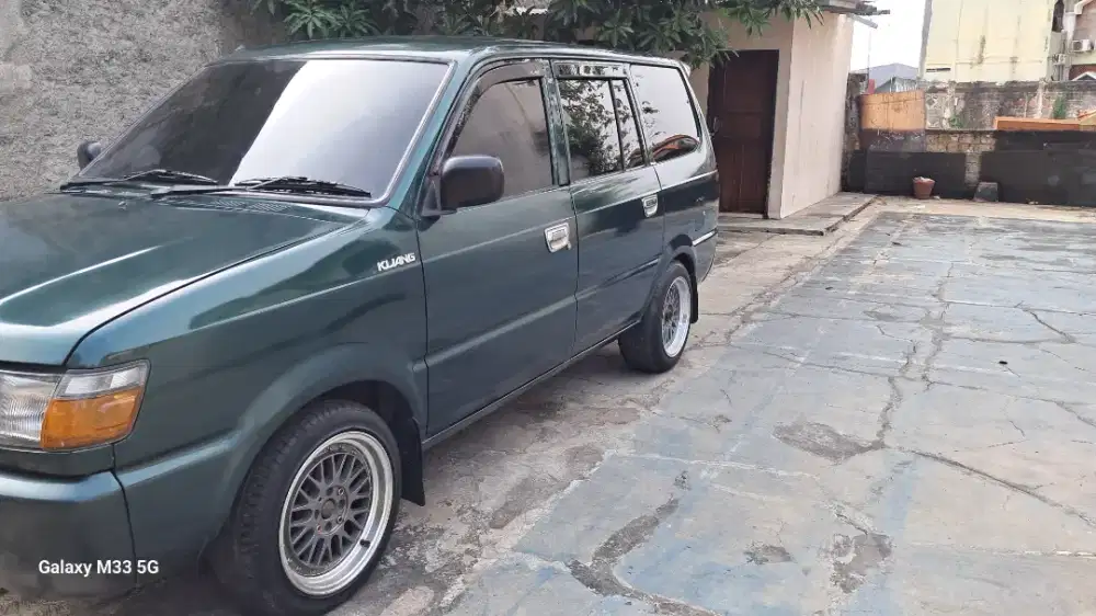 Kijang LSX 97 Hijau Manual