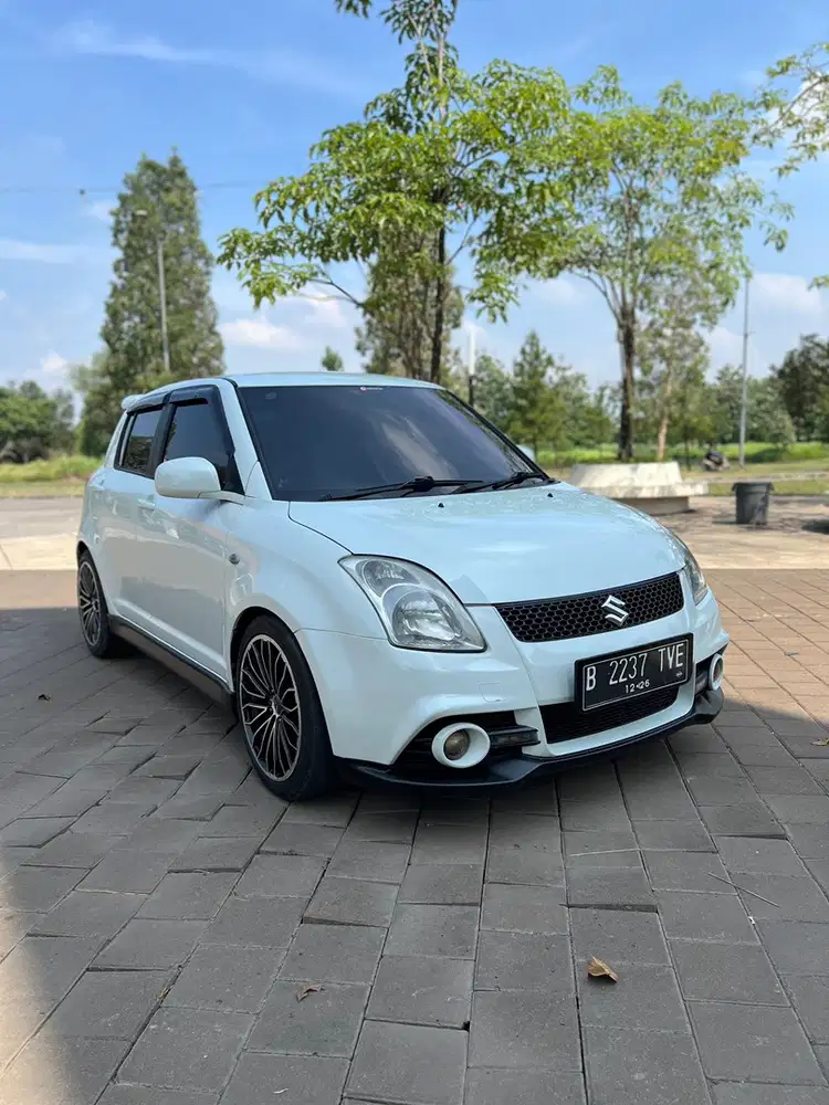 Suzuki Swift 2010 Bensin