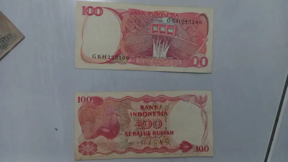 Uang kertas 100 rupiah. Tahun 1984