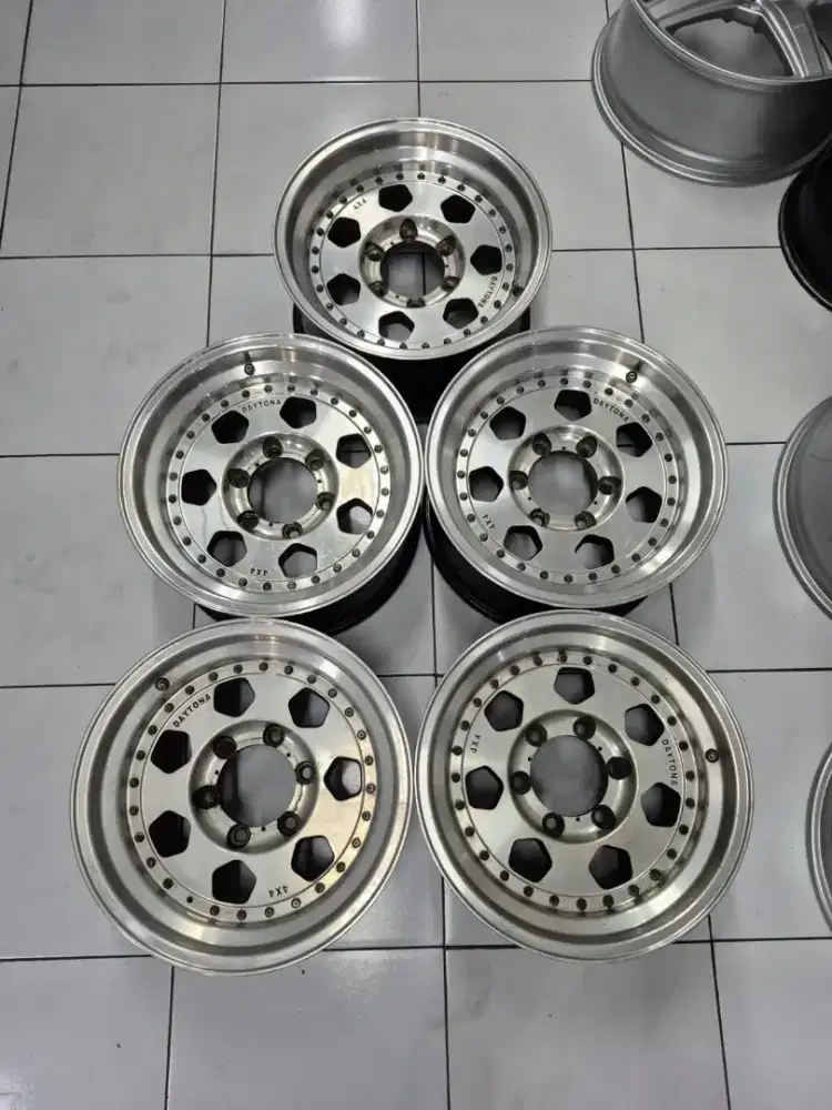 Velg jeep Daytona R16 pcd 6×139.7 lebar 8 et0 ..5pcs