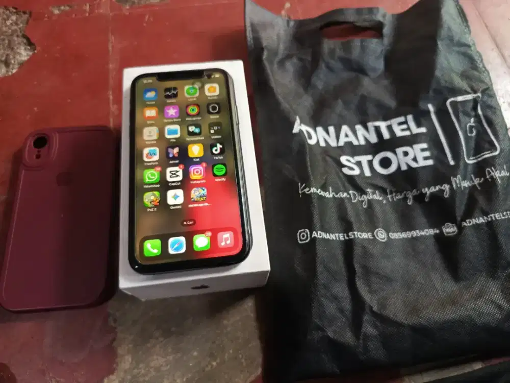 Jual cepat iPhone XR 128gb Hb 90% inter lengkap