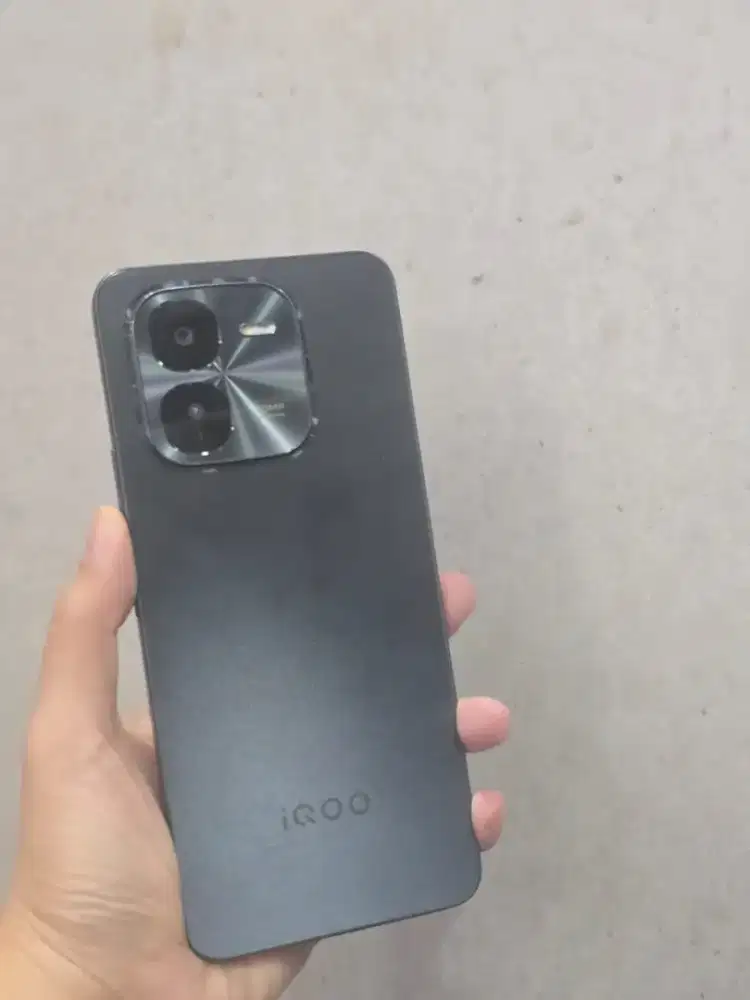 Second Iqoo Z9X 5G 8+8/255GB garansi Juli 2025 hrg 2.5jt