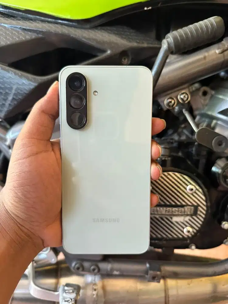 Samsung a56 12/256gb