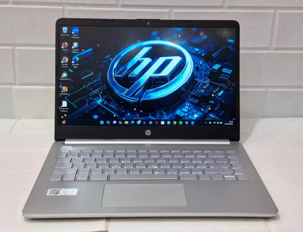 Laptop HP 14s-dq5557TU/Intel Core i3-1215U/Ram 8GB/SSD 512GB
