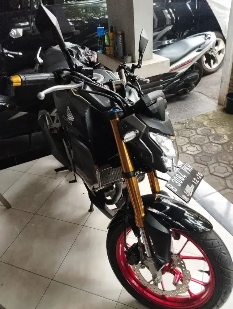 CB150 R Special Edisi warna hitam Dop Motor siap luar kota