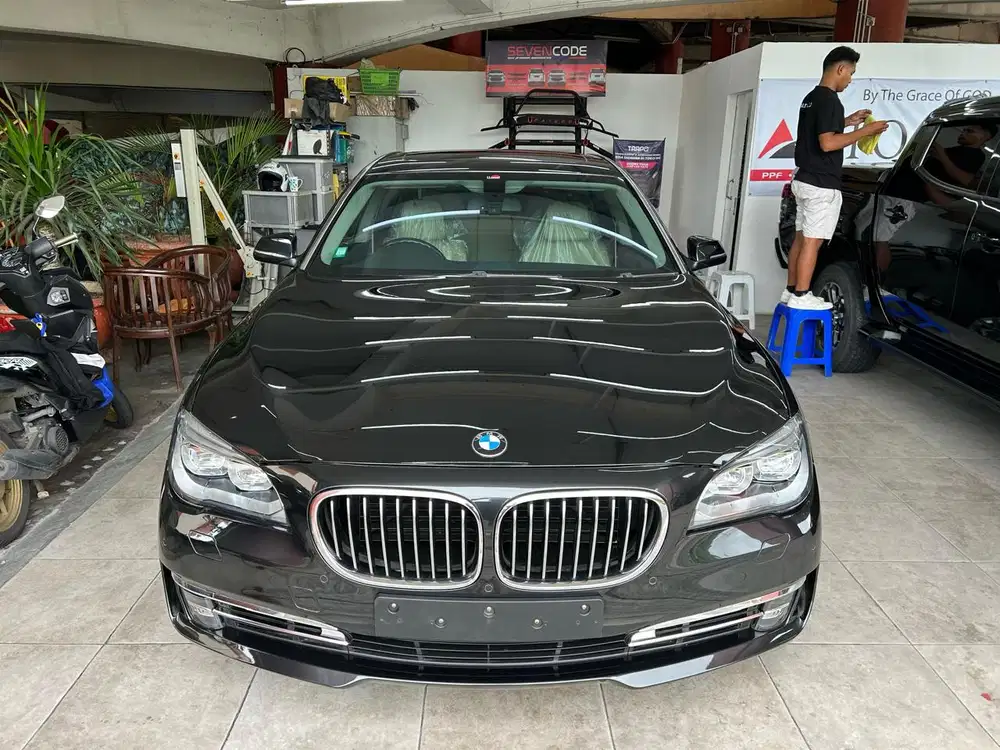 HARGA CASH BMW F02 74OLi Tahun 2012/2013