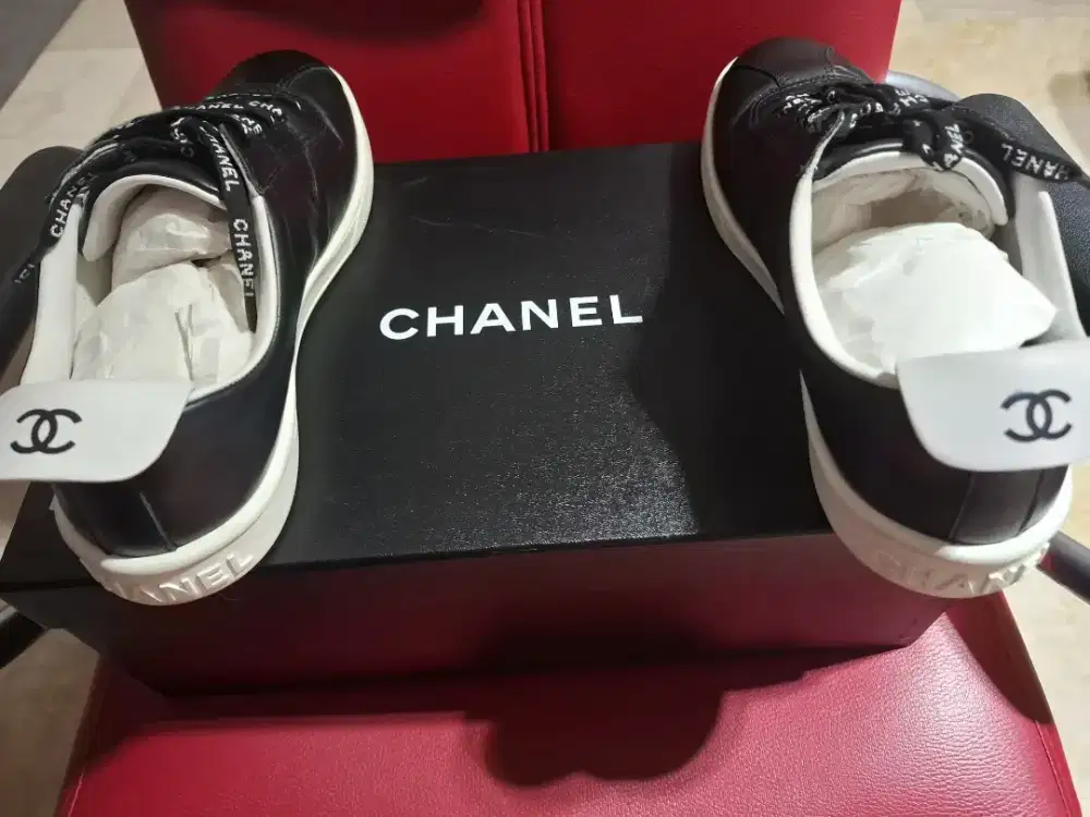 Sepatu Branded Like New