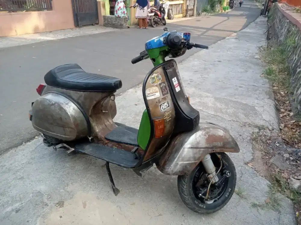 Vespa px tahun 1982