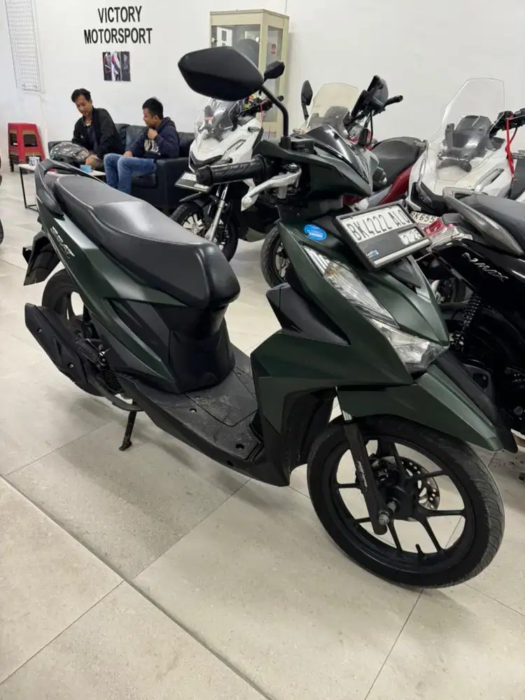 Honda Beat Deluxe CBS ISS tahun 2023 Akhir warna Hijau Doff Green 110