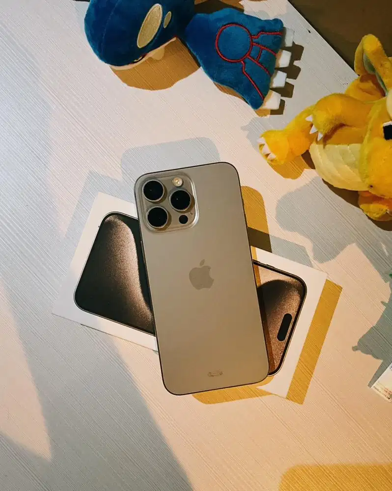 iPhone 15 Pro Max 256GB Natural Titanium — Mulus, Terawat, Bonus Case!
