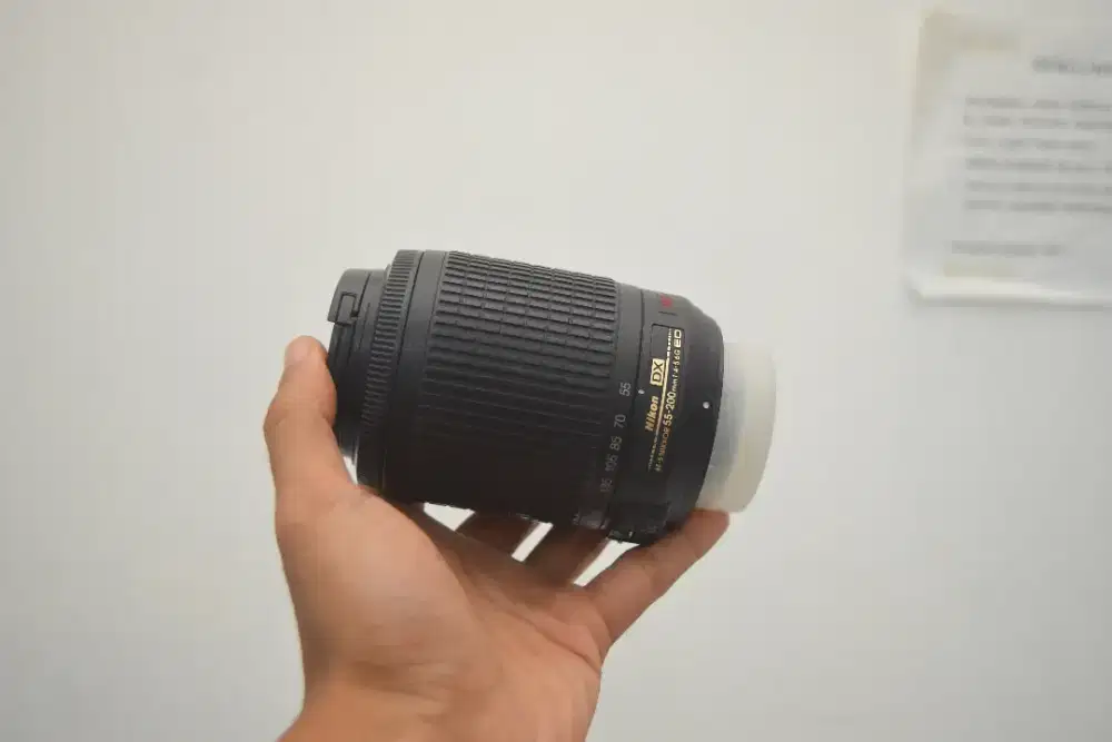 Lensa tele Nikon 55-200mm VR