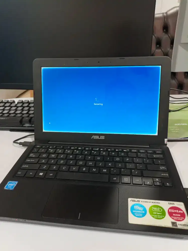 laptop ASUS E202S Ram 2gb Hdd 500gb