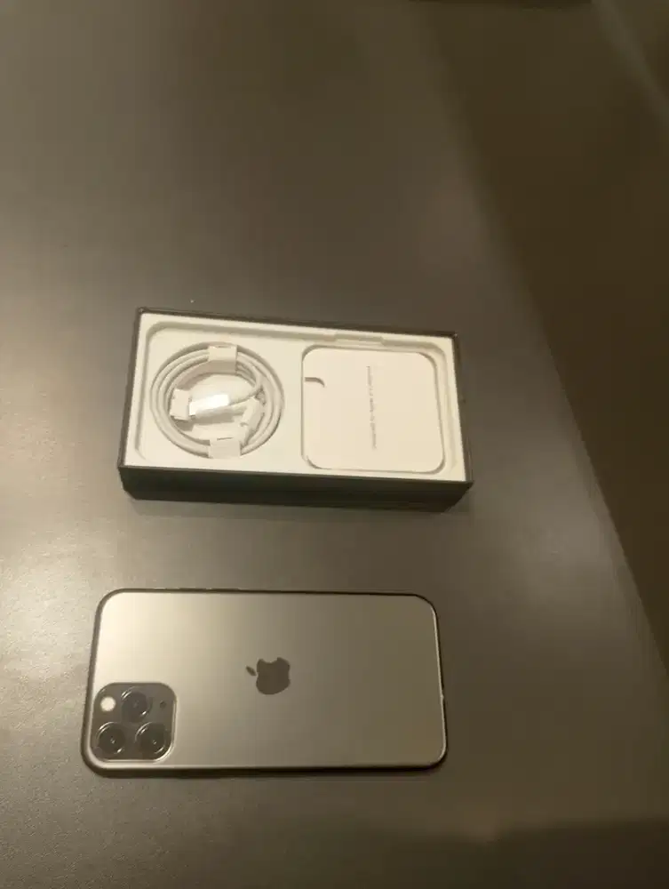 Iphone 11 pro 256gb sepan masih baru