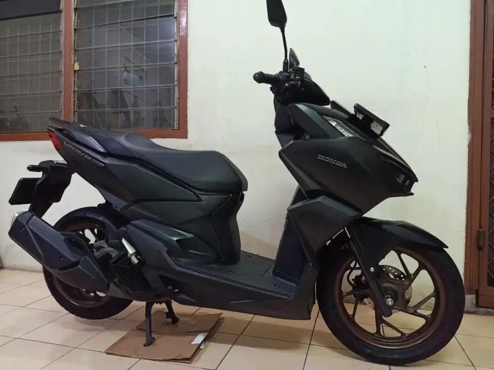 Honda VARIO 160 KEYLESS CBS ISS PGM-FI 2024 / 2025 BL 12 ( LIKE NEW )