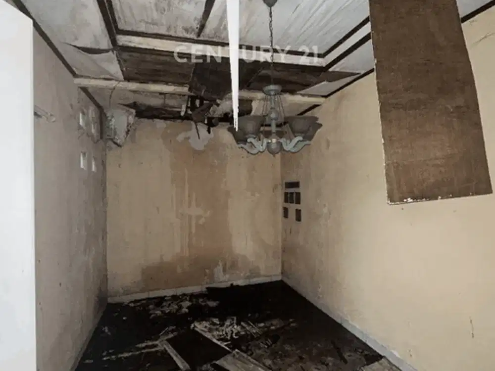 Rumah Besar Di Cluster Dago Butuh Renovasi