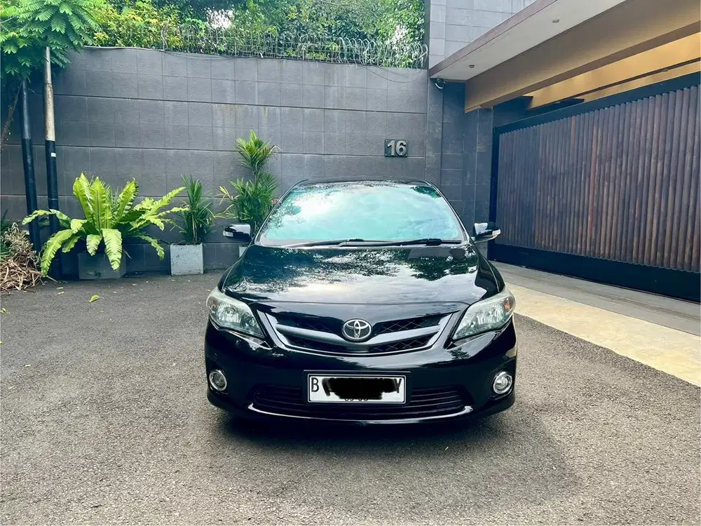 Toyota Altis 2.0 V AT 2011 – Mesin Kering, Ban Tebal, Pajak Panjang