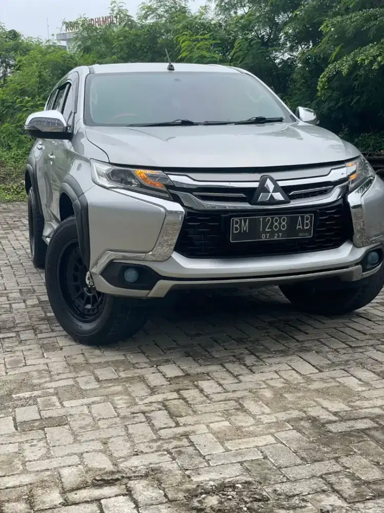 Mitsubishi Pajero Sport 2.5 GLX 4x4 M/T Diesel Manual Tahun 2017