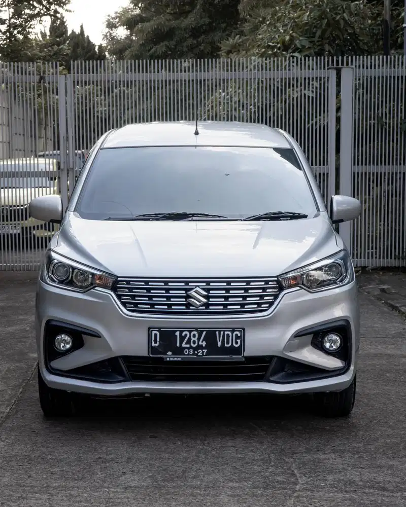 Suzuki Ertiga GL matic 2022 silver DP 10 jt