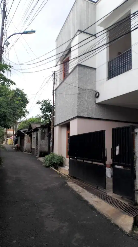DIJUAL RUMAH DAN ADA KOST2AN 5 KAMAR DIATAS