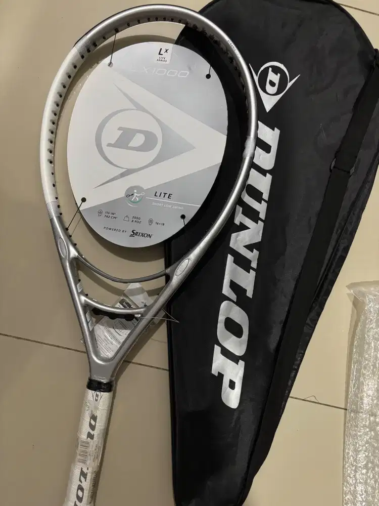 Raket tenis baru