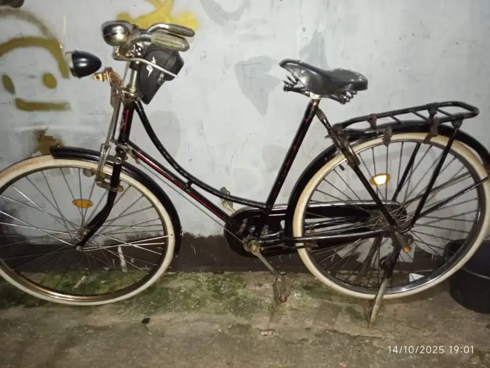 Sepeda onthel  Norton Deluxe made in India