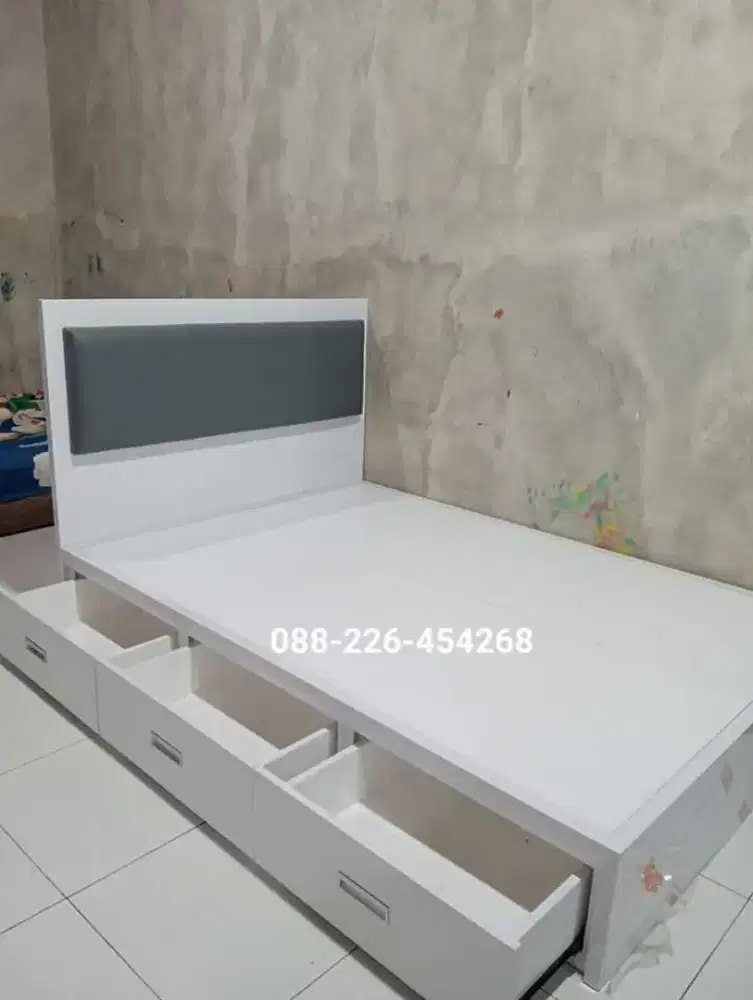 Dipan set kamar tidur