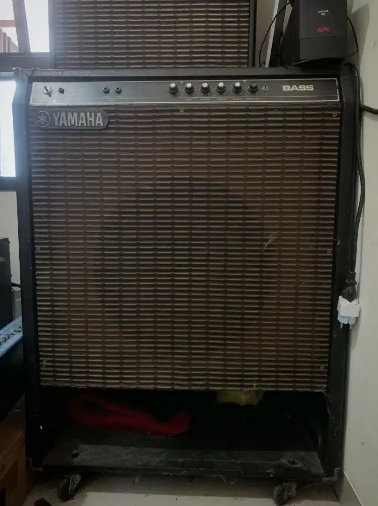 Ampli Bass Yamaha Hundred 115B