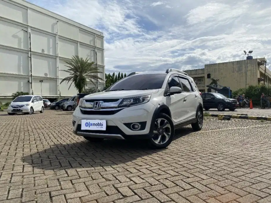 TDP 8,JT Honda BR-V 1.5 E Bensin-AT Putih 2016
