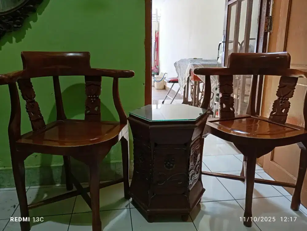 Kursi lengkap meja, butuh dana