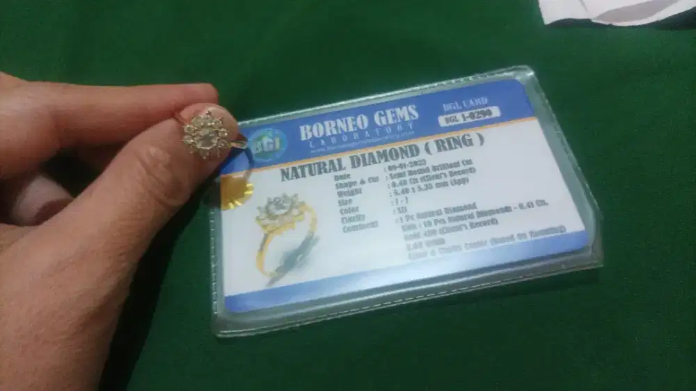 Cincin emas berlian