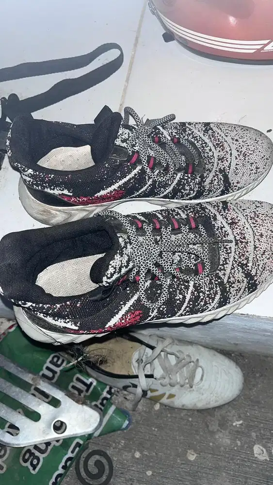 Sepatu ukuran 41 sekitaran banda aceh