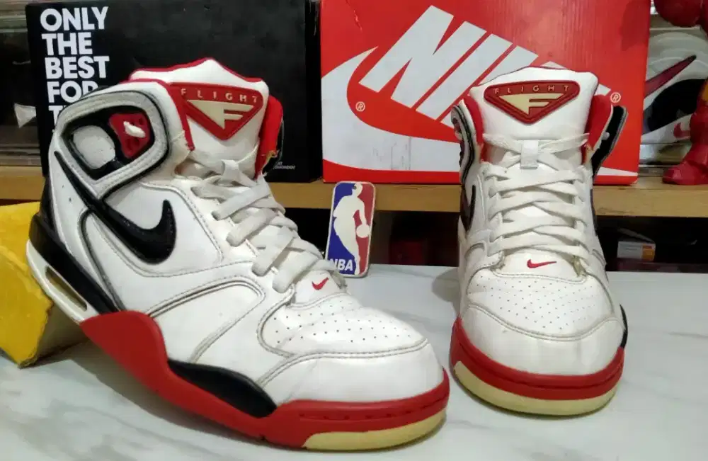 Sepatu Basket Nike Flight Falcon