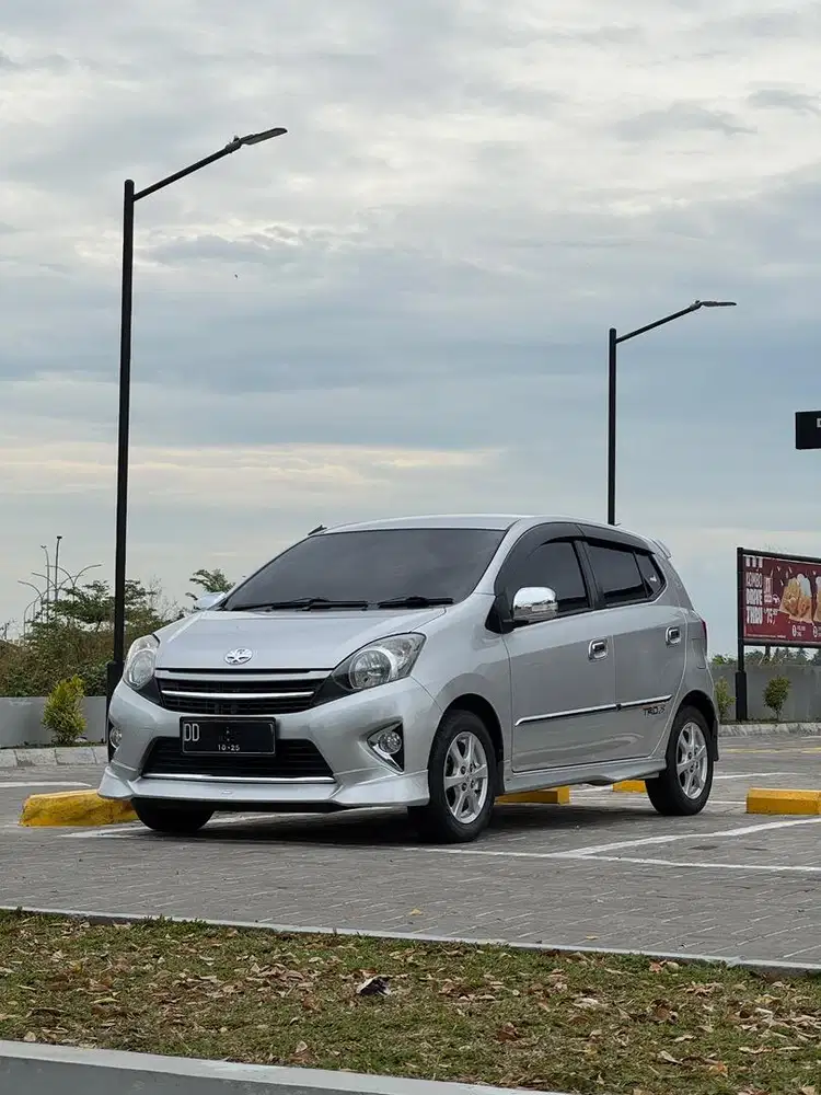 Mobil Toyota Agya TRD S Manual 2015
