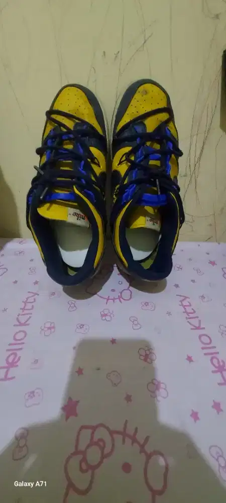 Sepatu nike dunk low retro yellow